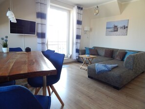 Unclassified image, 2 of 26, button