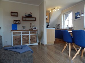 Télévision, chaîne hi-fi