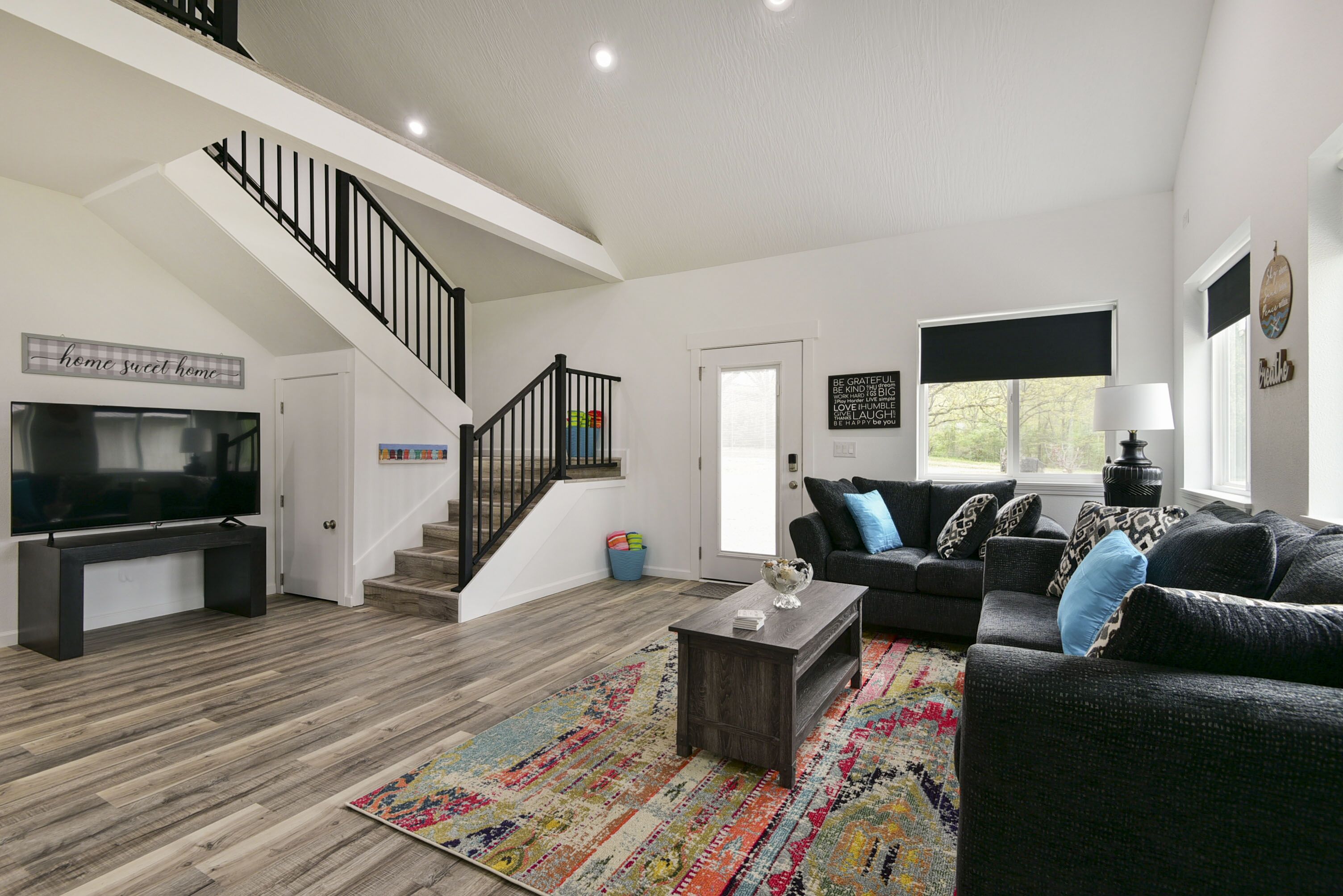 Gorgeous Loft 1 mile Cricket Creek Marina TableRockBranson firepit/grill retreat