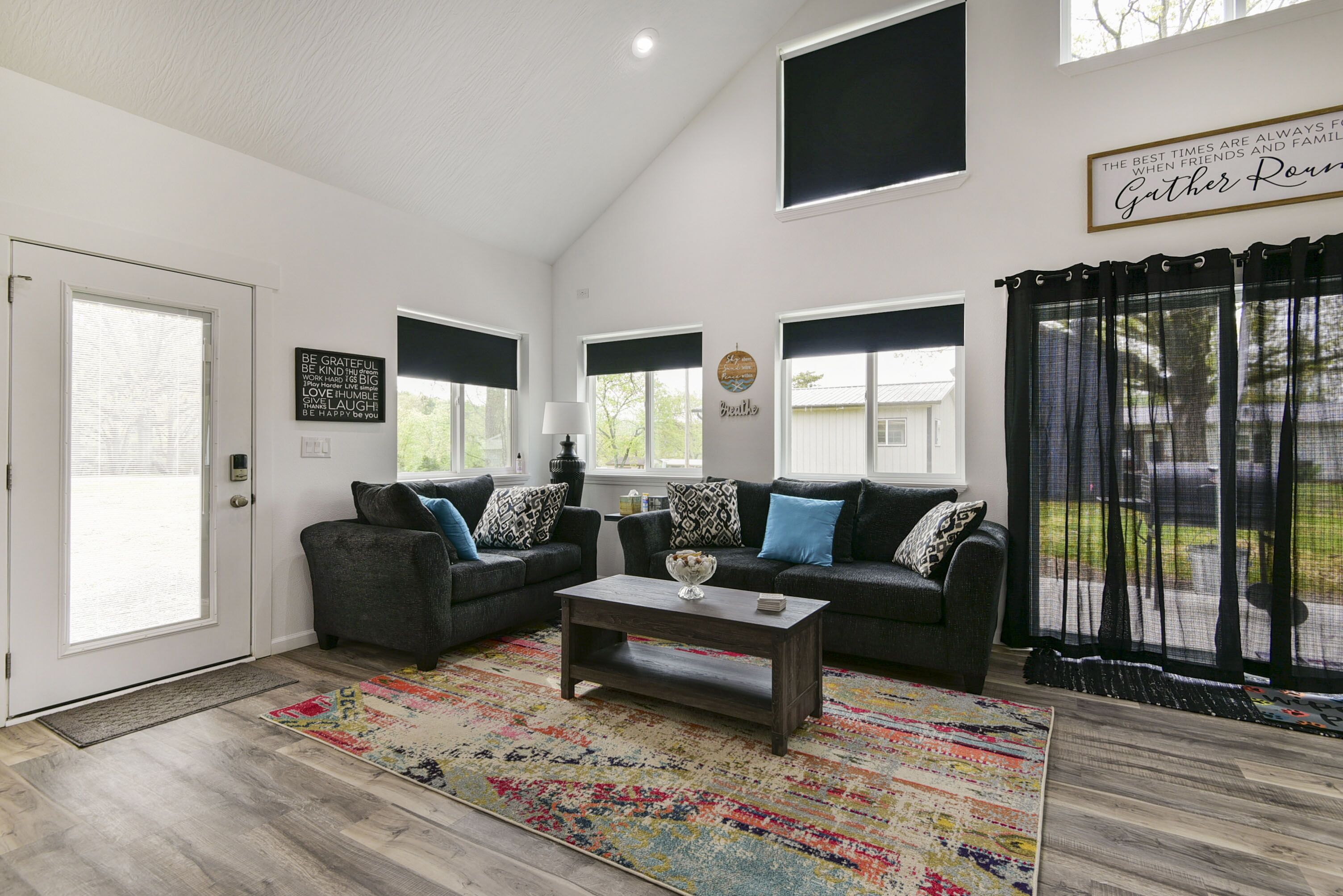 Gorgeous Loft 1 mile Cricket Creek Marina TableRockBranson firepit/grill retreat