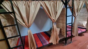 Classic Shared Dormitory | Desk, laptop workspace, free WiFi