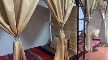 Classic Shared Dormitory | Desk, laptop workspace, free WiFi