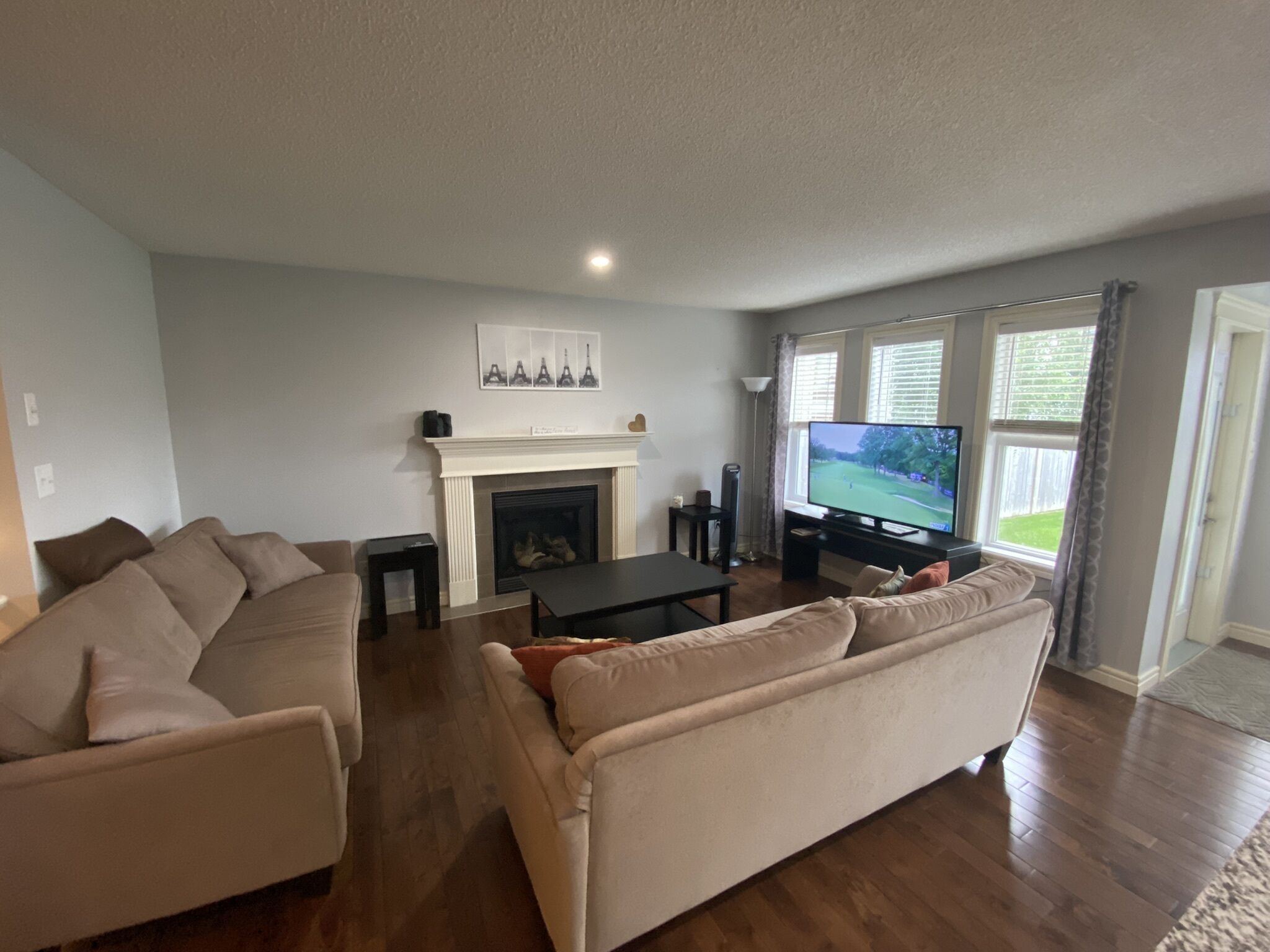 Entire Home! In Sherwood Park ft. 3 bdrms, 4 baths!