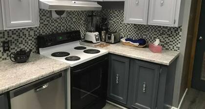 Airport House of Hocking Hills A Perfect Pet Friendly Getaway Clean&Comfortable