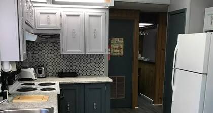 Airport House of Hocking Hills A Perfect Pet Friendly Getaway Clean&Comfortable