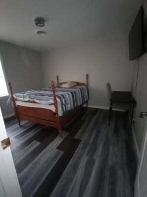 3 Schlafzimmer, Schreibtisch, Bügeleisen/Bügelbrett, kostenloses WLAN
