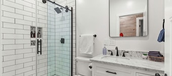 4 King Bed Private Beach +Pet Friendly +Pickleball
