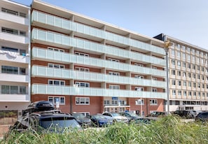 Exterior - For high demands: 1 room apartment, 4th floor, sea view, directly on the beach - (Sylt)