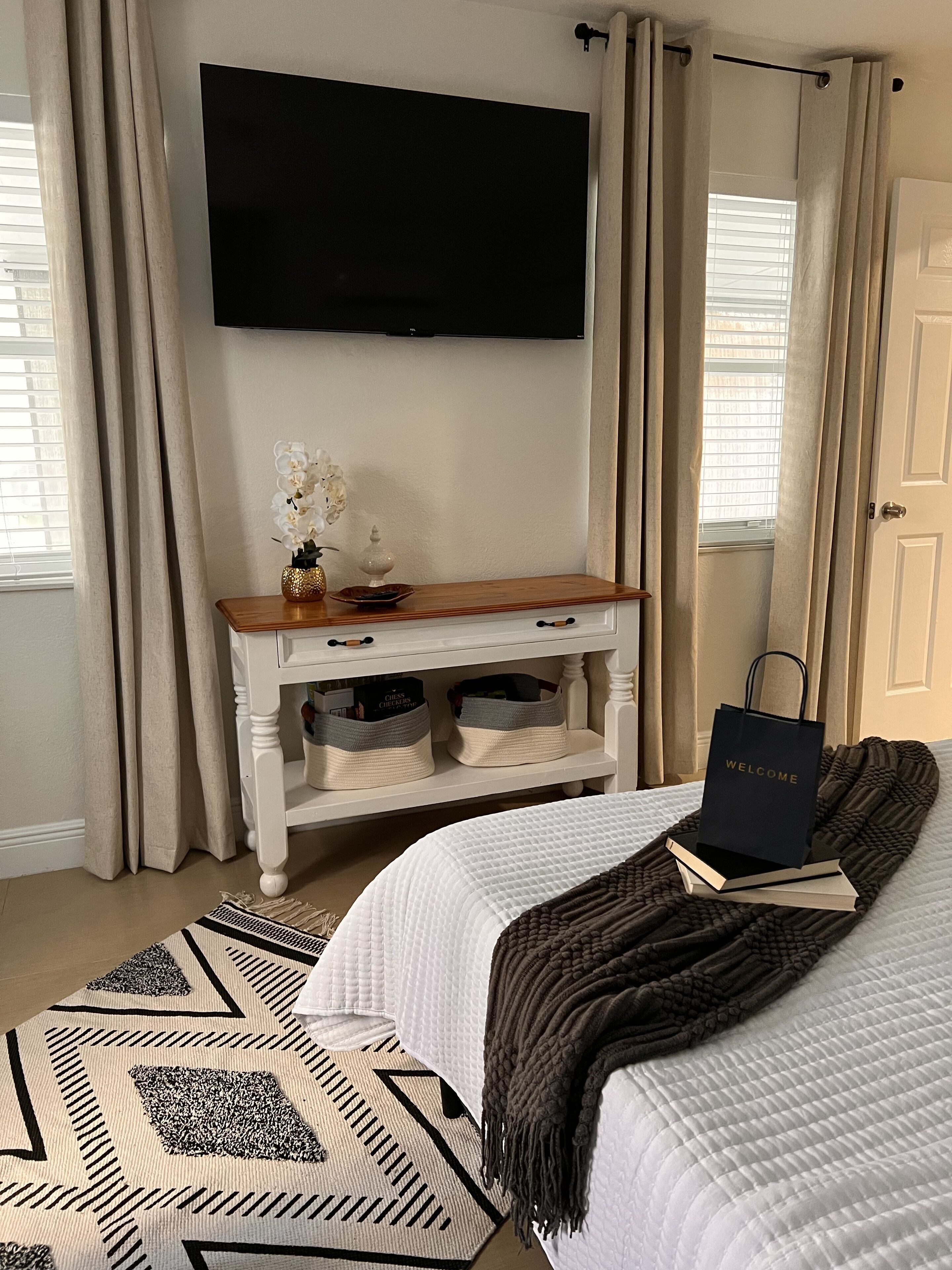 Peaceful, centrally located, only 4.3 miles from Miami International Airport.