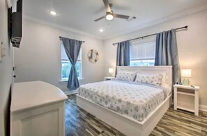 3 bedrooms, iron/ironing board, free WiFi, bed sheets