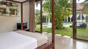 2 bedrooms, iron/ironing board, Internet, bed sheets - Cozy 2BR Villa W/Amazing Pool Area, Bali Villa 2216 (Bali)