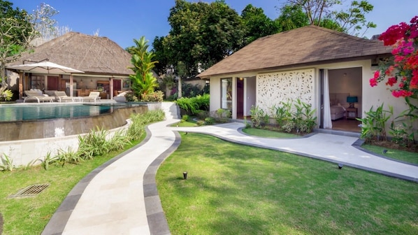 Pool - Fantastic 3BR Villa W/ Pool & Garden, Bali Villa 2228 (Bali)