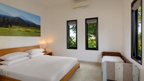 3 bedrooms, iron/ironing board, Internet, bed sheets - Lovely 3BR Villa W/ Amazing Pool & Sea views, Bali Villa 2235 (Bali)