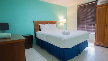 2 bedrooms, iron/ironing board, WiFi