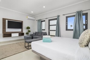 4 bedrooms, iron/ironing board, WiFi, bed sheets