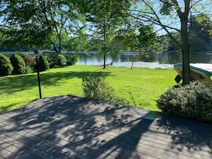 Property grounds - Beautiful 3 Bedroom Lakefront Home (Sweet Valley)
