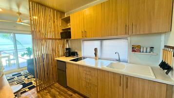 Fridge, microwave, stovetop, coffee/tea maker