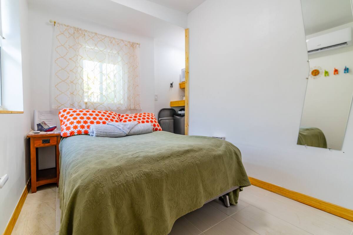 Chambre Économique, 1 chambre, salle de bains attenante, vue jardin | Salle de bain