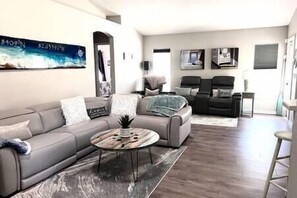 Fernseher, Tischfußball