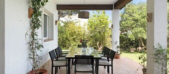 Villa 'Sol, Playa Y Diversion En Roche' with Private Terrace, Wi-Fi and Air Conditioning