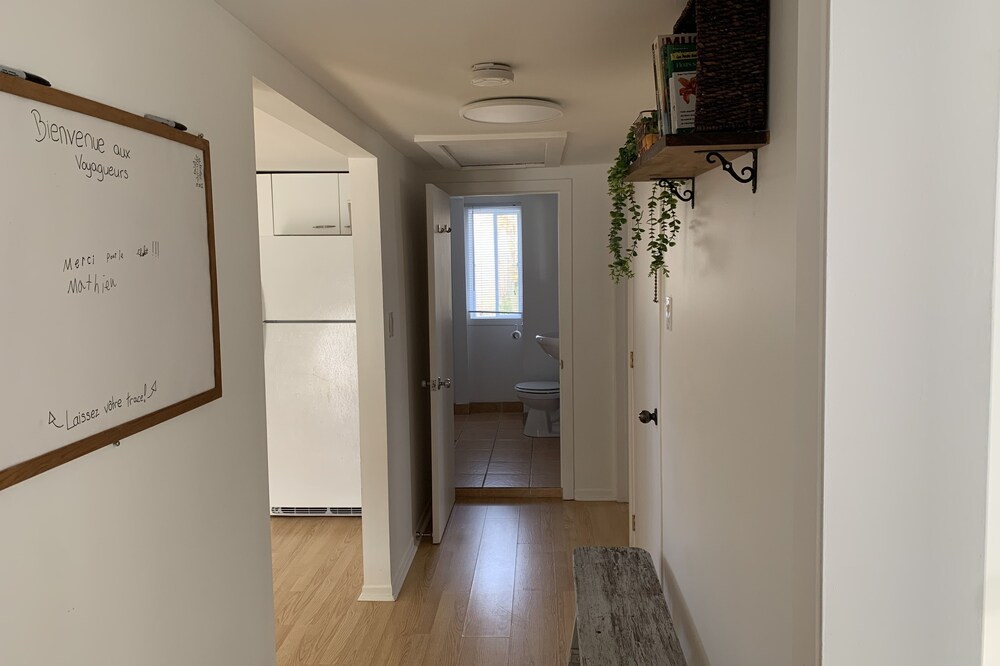 Bright apartment in the peaceful village of Val-Morin