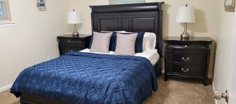 Stock Cottage Cozy 2 BR, 2 Bath House next to Biology Trails and SAU