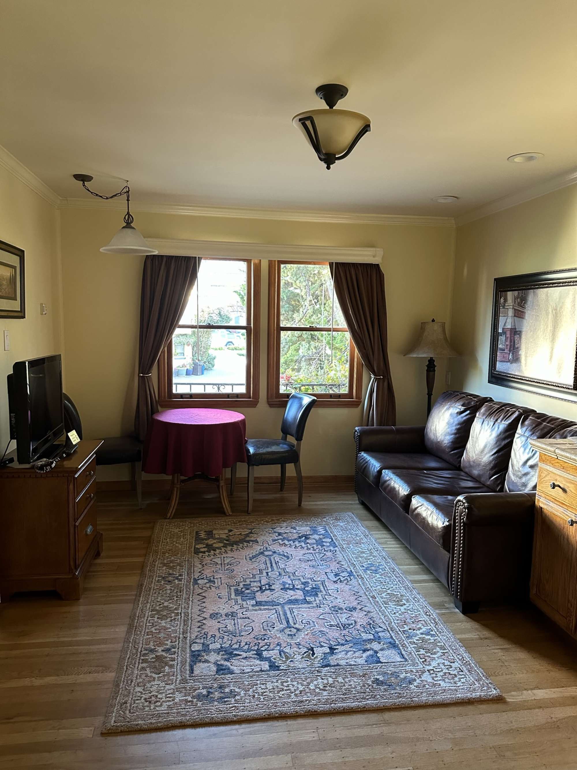 Marina Motel - King Suite with Garage