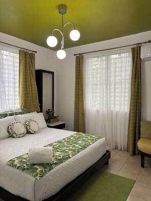 3 Schlafzimmer, Zimmersafe, Schreibtisch, Reisekinderbett