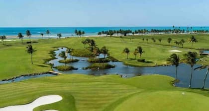 Rainforest Escape with Stunning Views minute's drive away from everything!