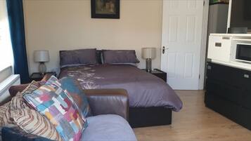 1 bedroom, WiFi, bed sheets, wheelchair access