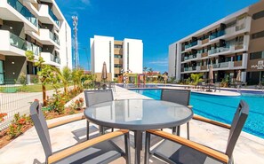 2 piscinas al aire libre