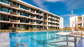 2 piscinas al aire libre