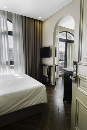Family Room | Egyptian cotton sheets, premium bedding, pillowtop beds