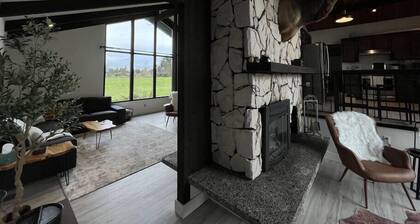 Mountain View Haven | HOT TUB on 9 Acres!