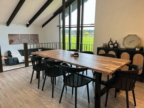 Dining - Mountain View Haven | HOT TUB on 9 Acres! (Sequim)