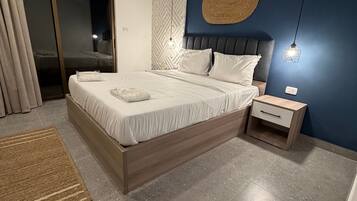 2 bedrooms, iron/ironing board, internet, wheelchair access