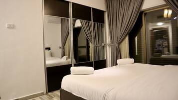 2 bedrooms, iron/ironing board, internet, wheelchair access