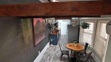 Loft, 1 Bedroom, City View | In-room dining