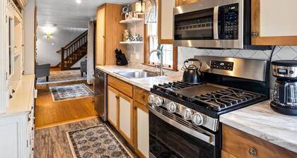 Expansive Cape Cod Retreat in Wareham: Modern Amenities and Traditional Charm with Private Courtyard