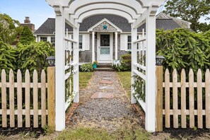 Exterior - Expansive Cape Cod Retreat in Wareham: Modern Amenities and Traditional Charm with Private Courtyard (Wareham)