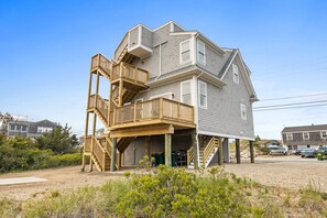 Exterior - Enjoy stunning views in huge Sagamore Beach house with roof deck - perfect for the whole family! (Sandwich)