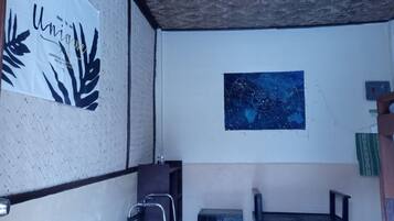 Basic Triple Room, Garden View | Bed sheets