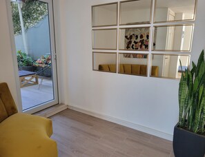 Interior - Stylish ground floor double w/ ramp acces and balcony. (La Ceiba)