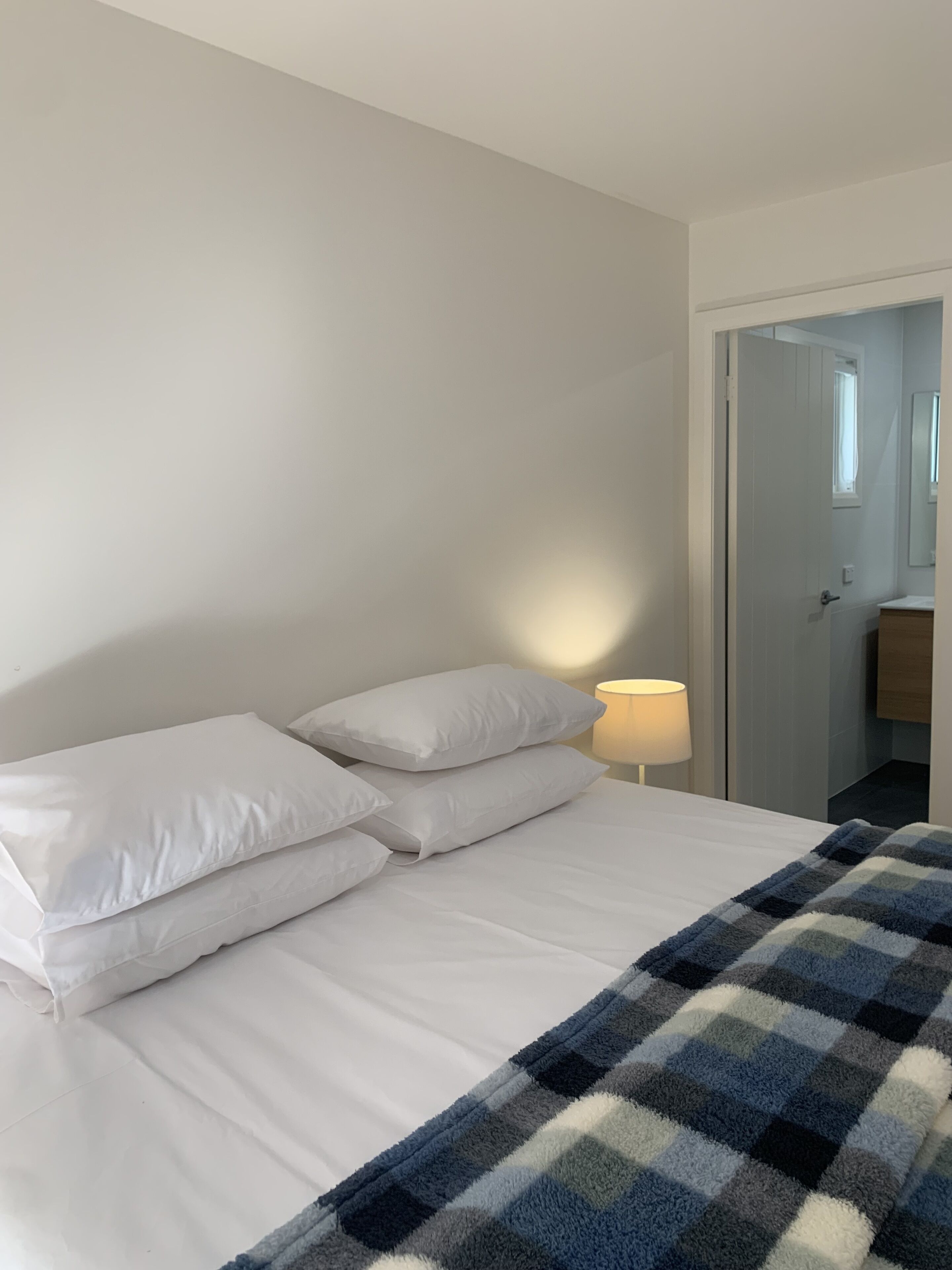 4 bedrooms, desk, iron/ironing board, free WiFi