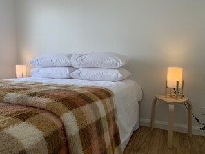 4 bedrooms, desk, iron/ironing board, free WiFi