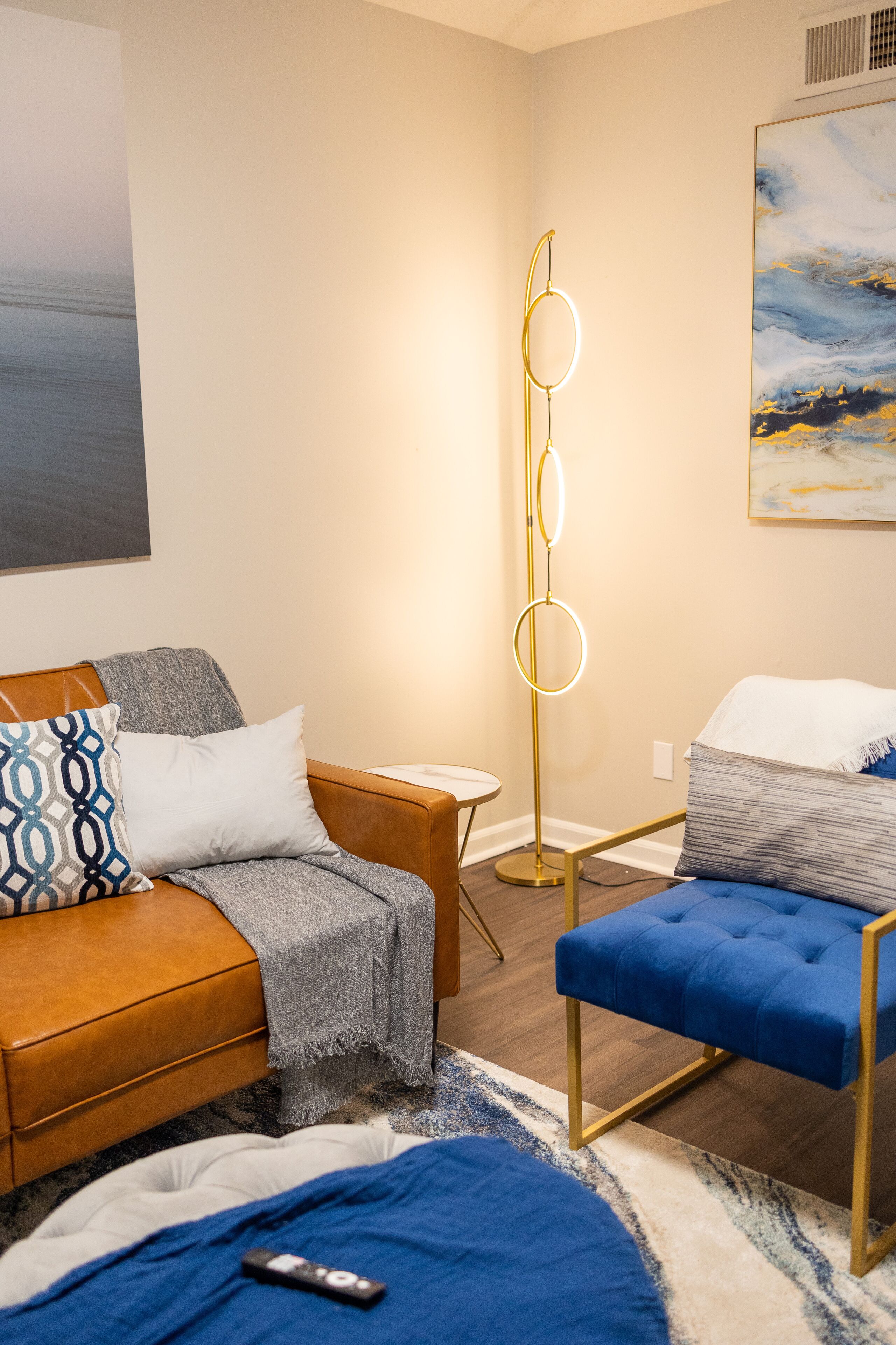 Affordable Luxury Midtown Apartment - Free Private Parking