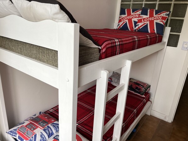 1 bedroom, in-room safe, free WiFi, bed sheets