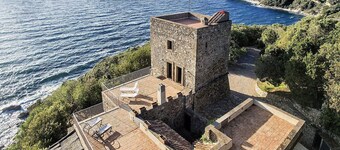 Torre Rivellina: A characteristic three-story ancient watch tower built sheer above the sea and with direct access to the sea, with Free WI-FI.