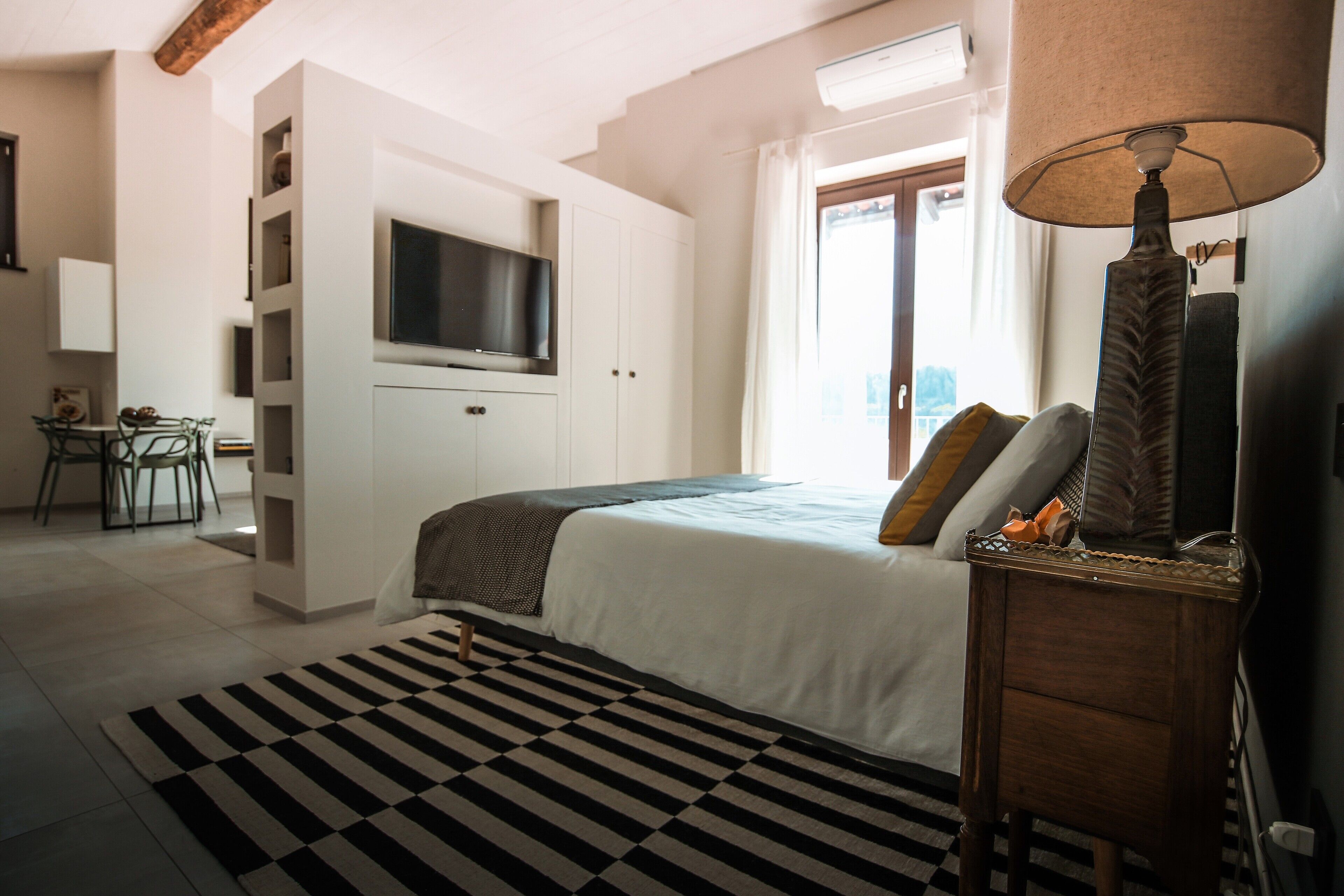 Exclusive Villa with pool and penthouse in Barolo wine area