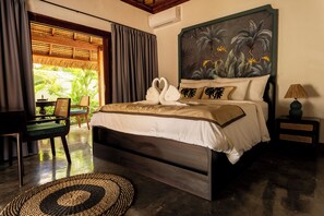 Premium bedding, free minibar items, in-room safe - Villa Tokay - The Luxury Resort (Gili Air)